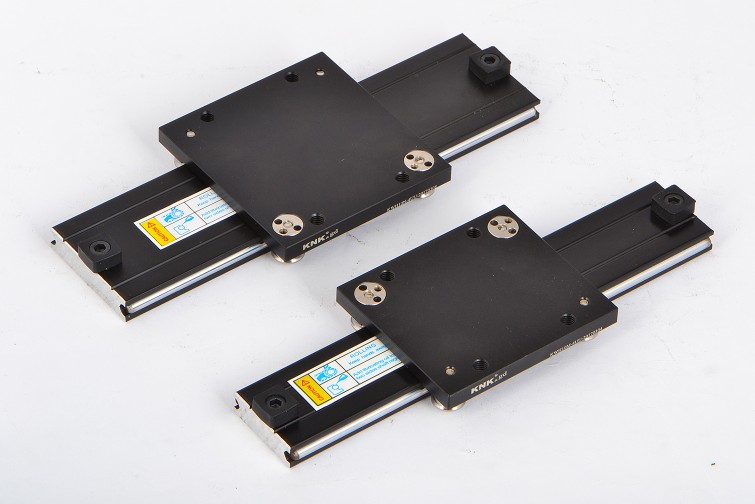 金屬導(dǎo)軌.jpg 金屬導(dǎo)軌.jpg